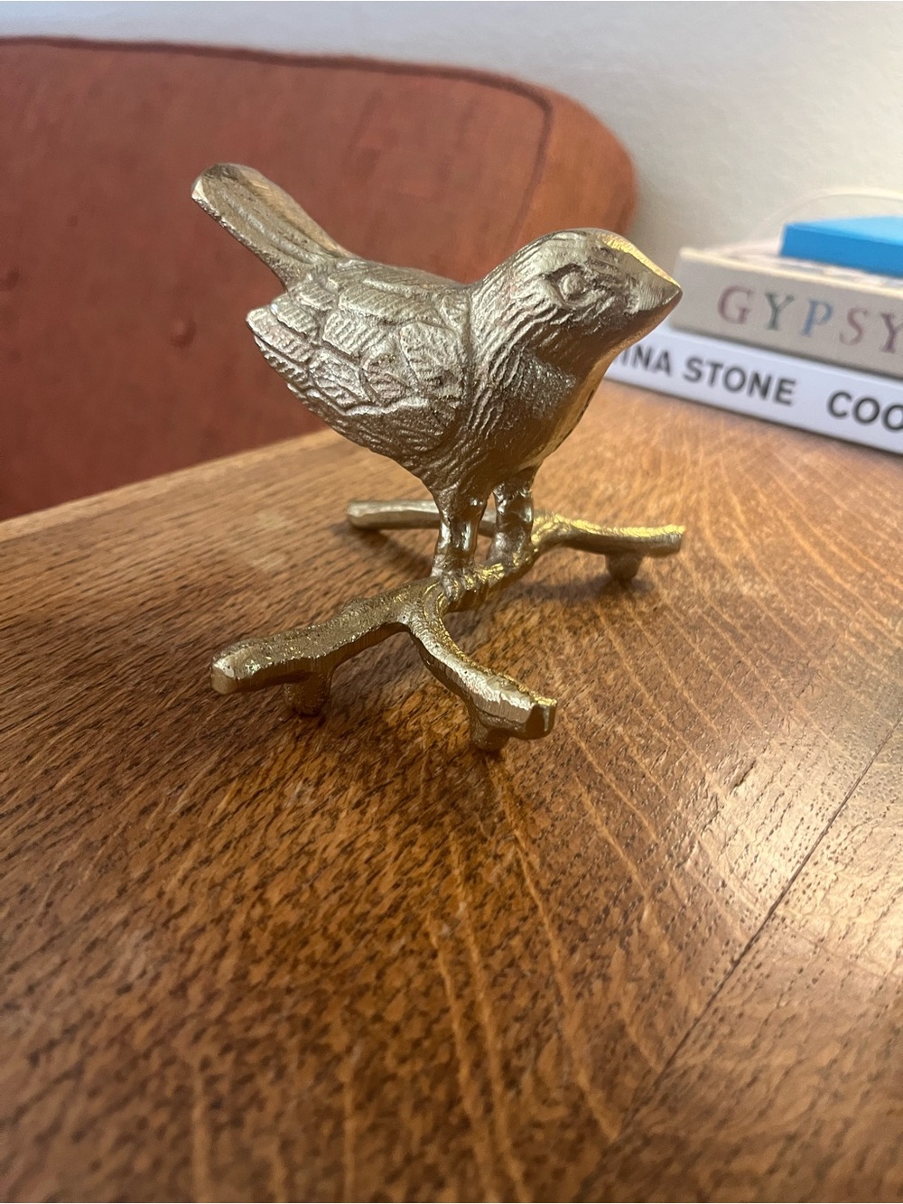 Creative Co-Op gold-finished cast aluminum bird on branch accent piece - Picture 2 of 5
